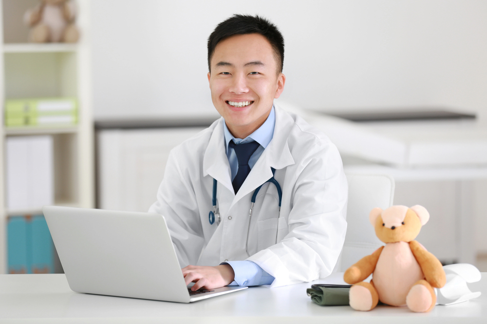 Male pediatrician looking to acquire new clients online