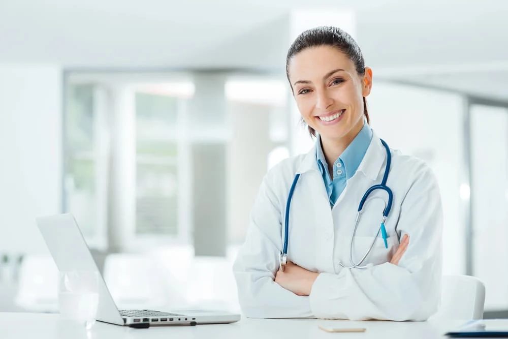 physician using seo for concierge doctors to get patients